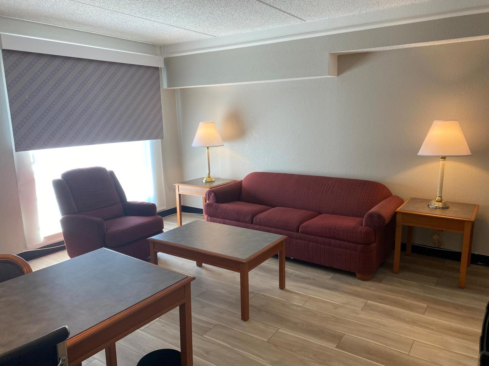 Days Inn&Suites by Wyndham Arlington Heights Exterior foto