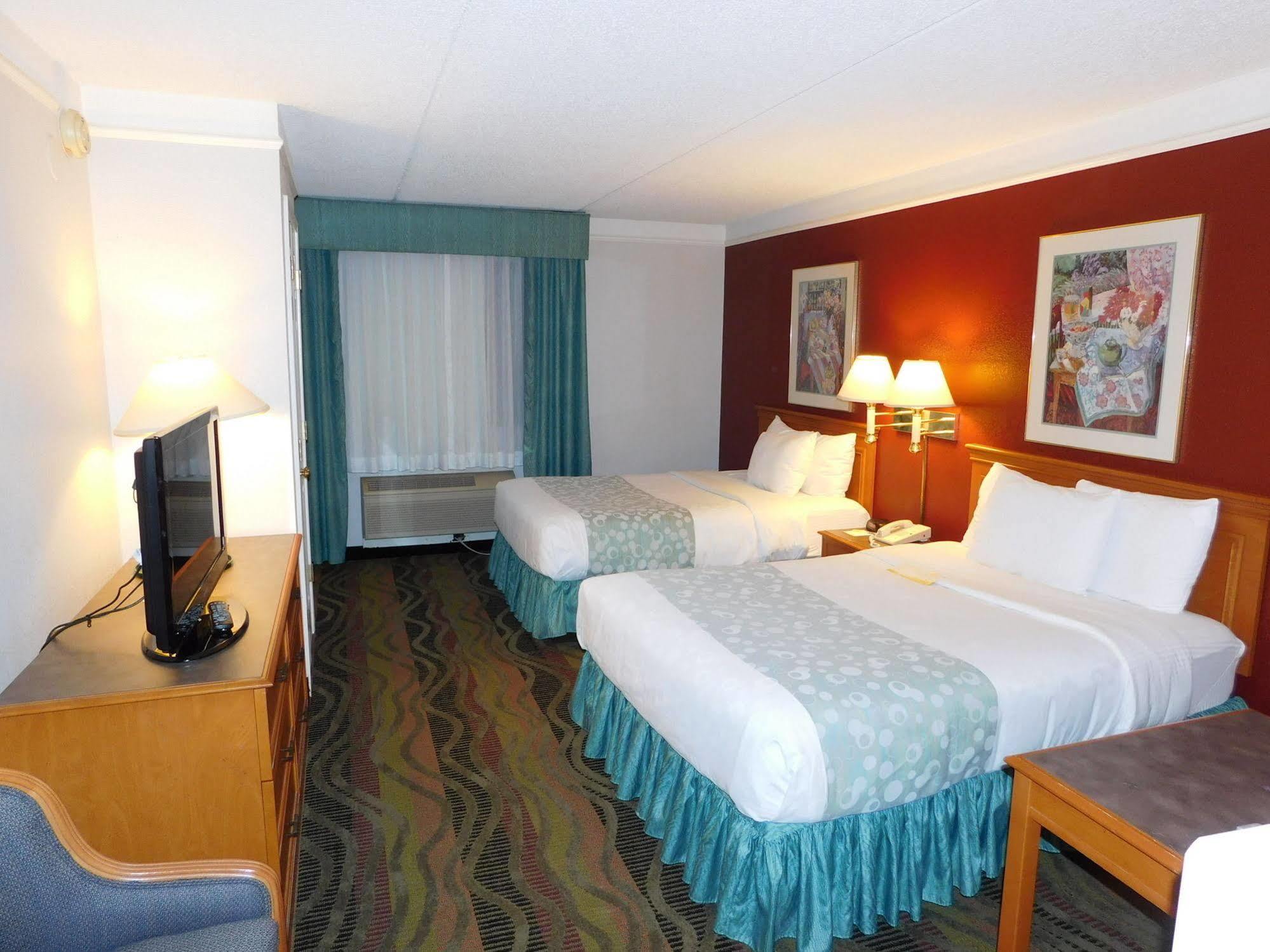 Days Inn&Suites by Wyndham Arlington Heights Exterior foto